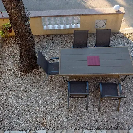 Apartment Mara Vir