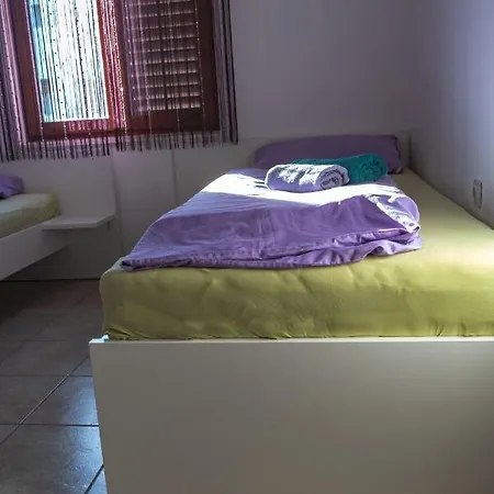 Mara Apartment Vir