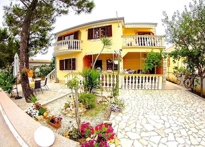 Mara Appartement Vir