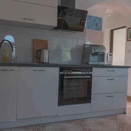 Mara Apartment *