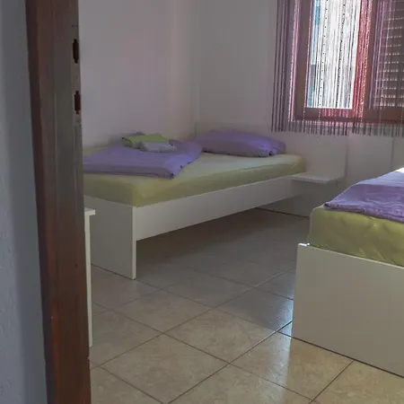 Apartment Mara Vir